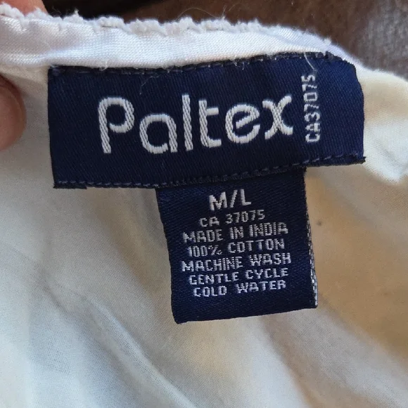 White Nightgown And Robe Set - Picture 2 of 4